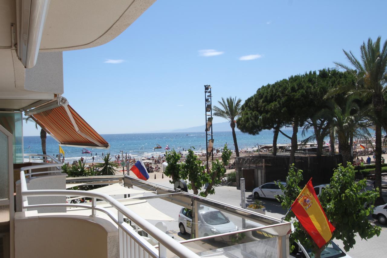 For A Santillana Plaza Salou